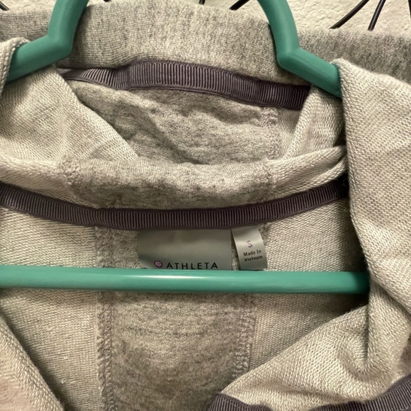 Athleta Hooded Zip Up Sleeveless Jacket - Picture 6 of 6
